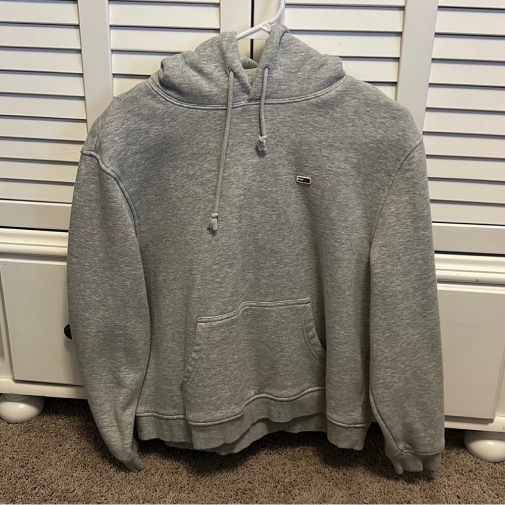 TOMMY HILFIGER GREY HOODIE. Size= L/G.
BARELY WORN